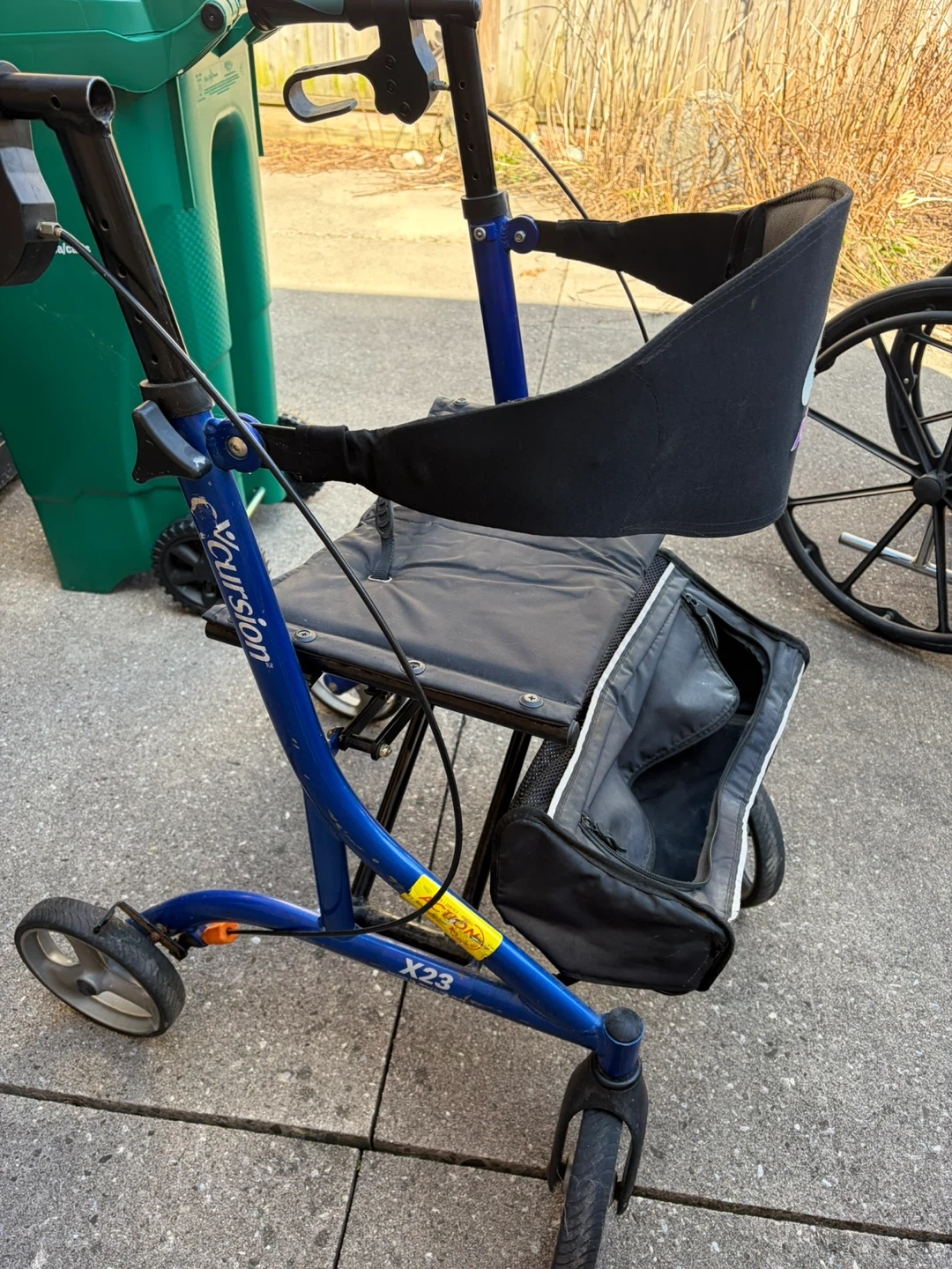 Walker- Airgo Excursion X23 Lightweight Side-fold Rollator - photo 4