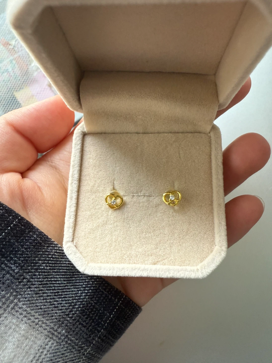 Brand New Cute Pretzel Shape Earrings in Box 🥨