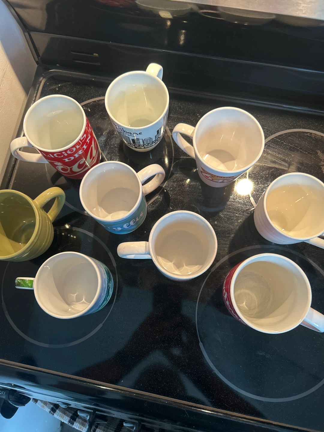 Collection of 9 assorted souvenir mugs - photo 2
