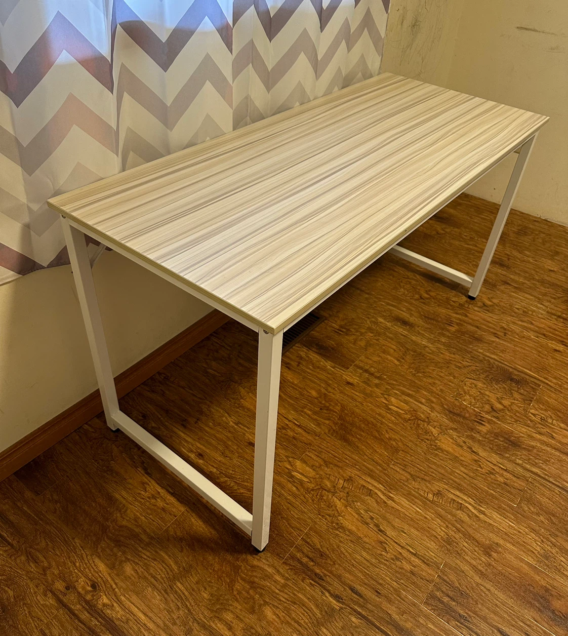 Modern Wood Grain Desk - like 🆕 - photo 2