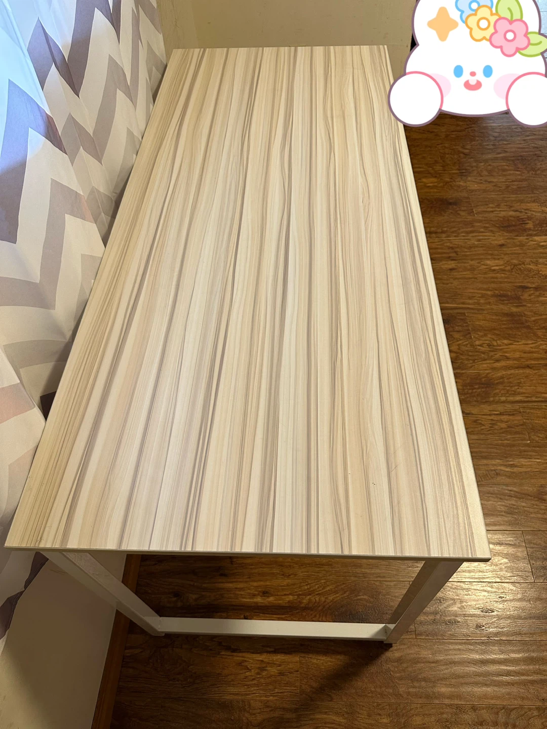 Modern Wood Grain Desk - like 🆕 - photo 4
