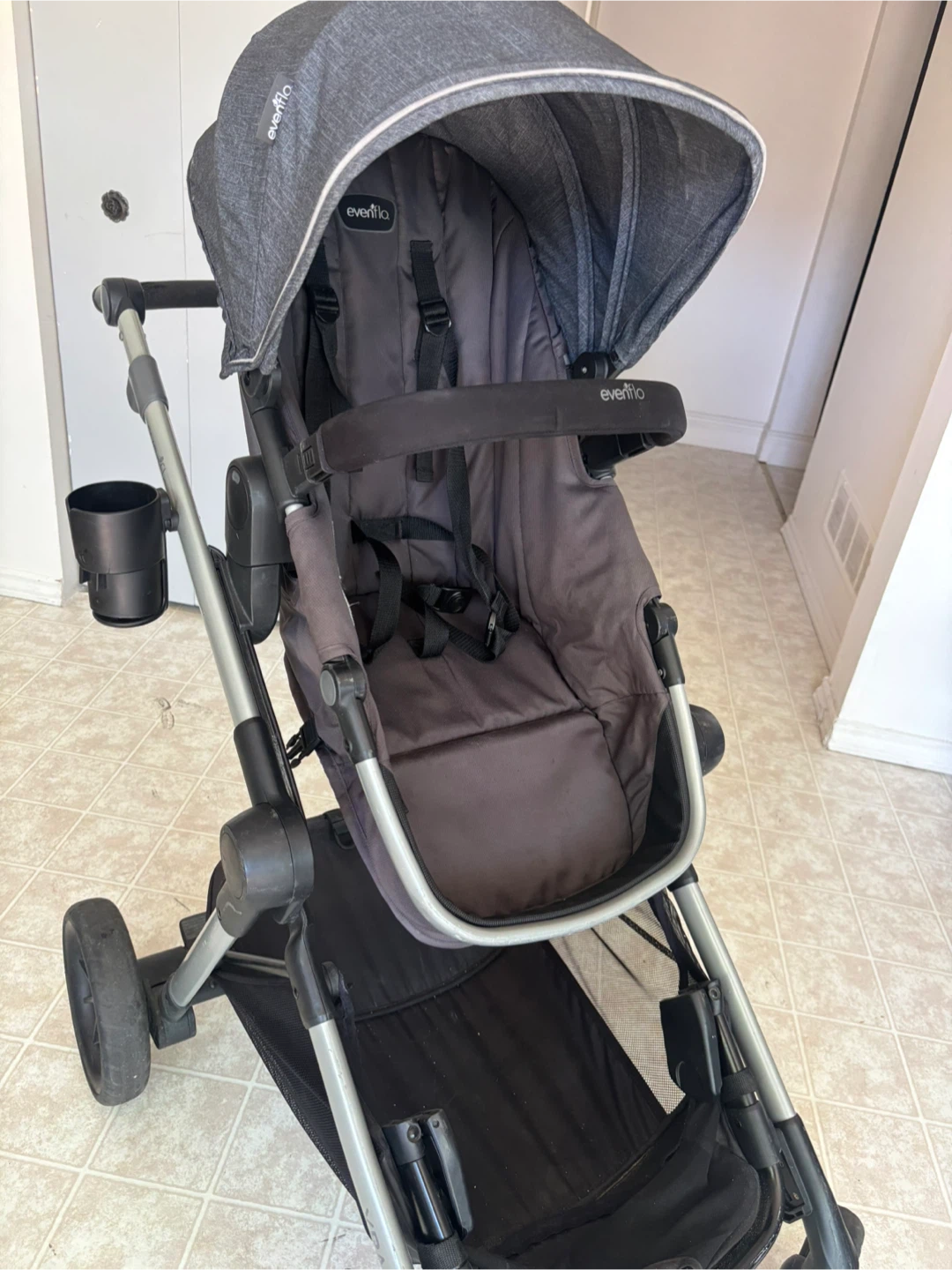 Evenflo Baby Stroller – Excellent Condition - photo 2