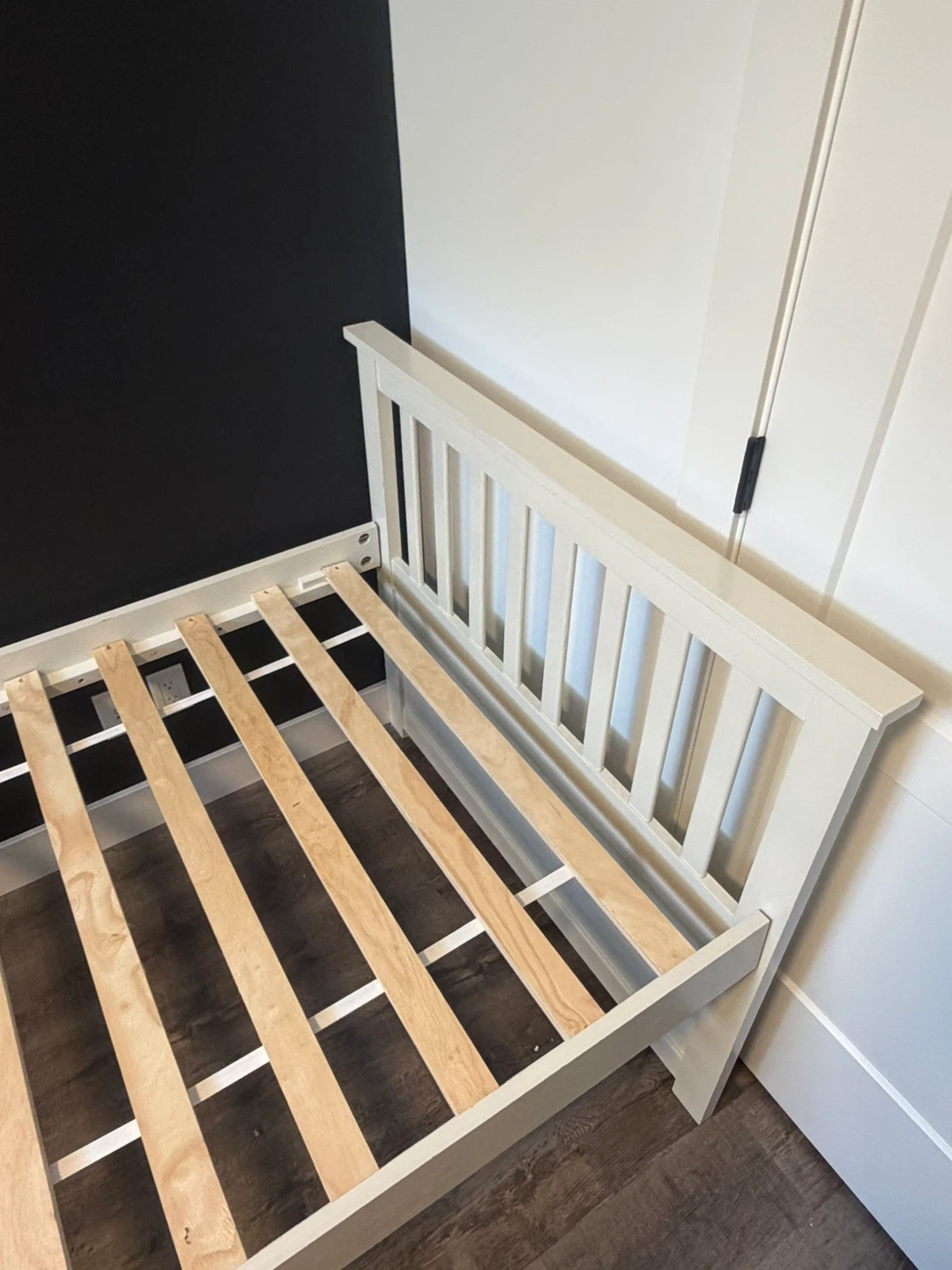 Twin bed frame in white wooden high rise - photo 2