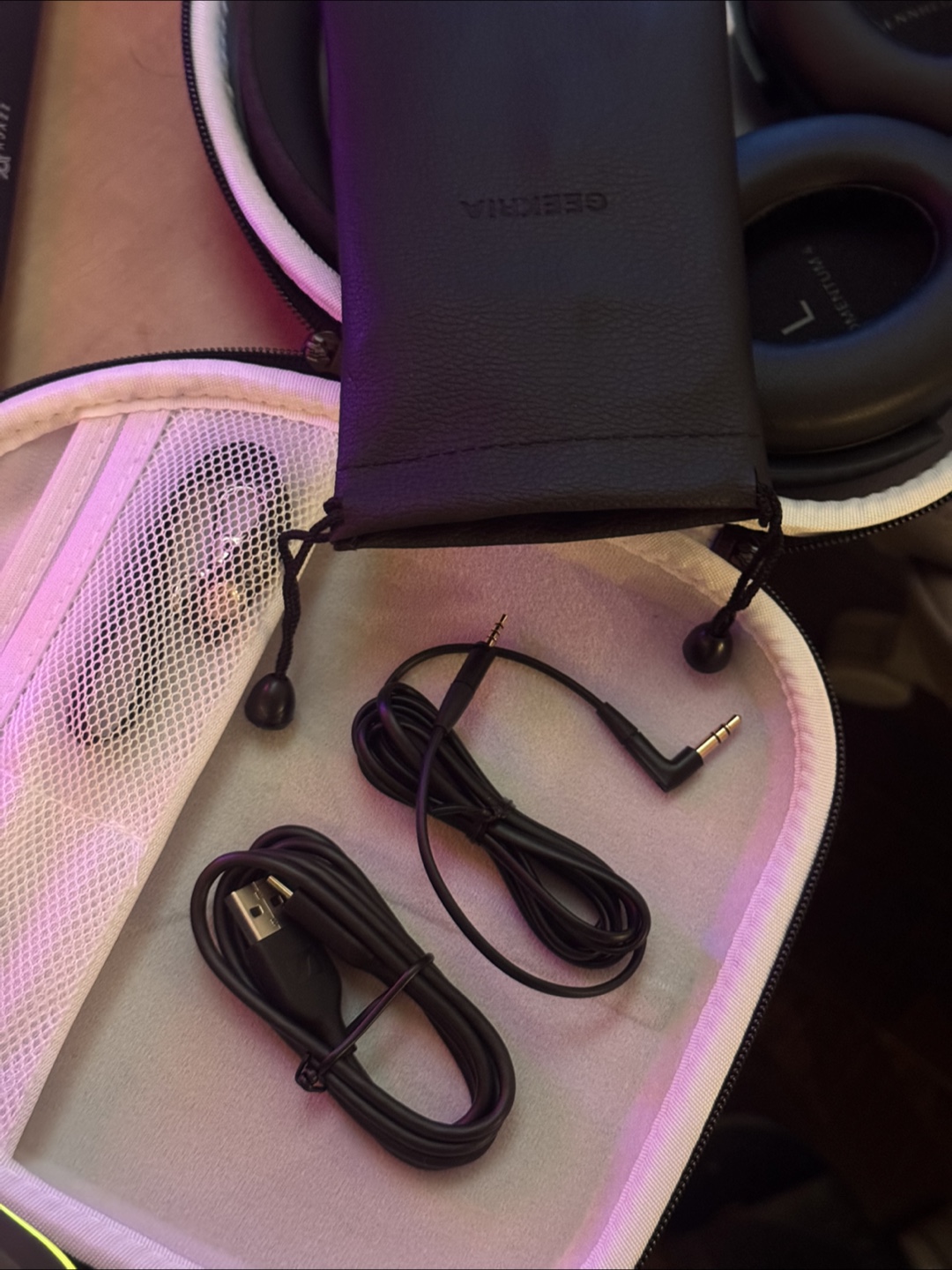 Sennheiser Momentum 4 Wireless Headphones - photo 4