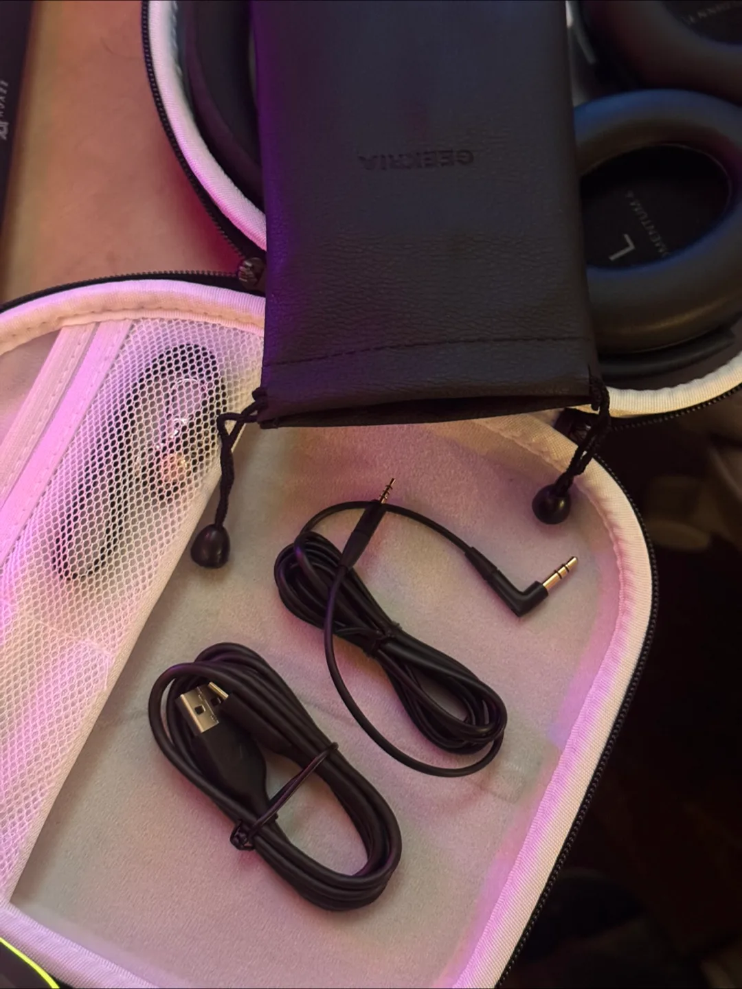 Sennheiser Momentum 4 Wireless Headphones - photo 4