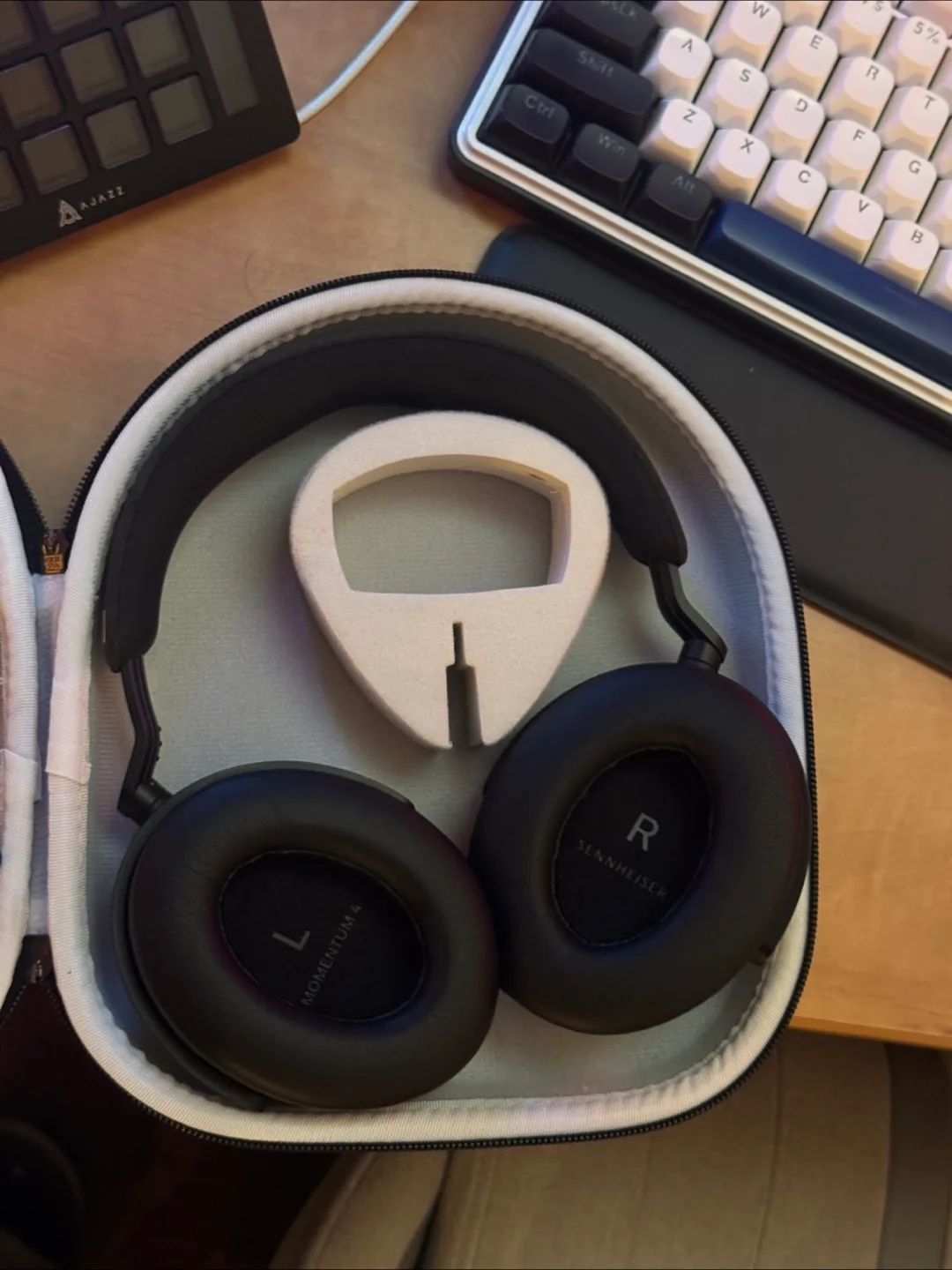 Sennheiser Momentum 4 Wireless Headphones - photo 2