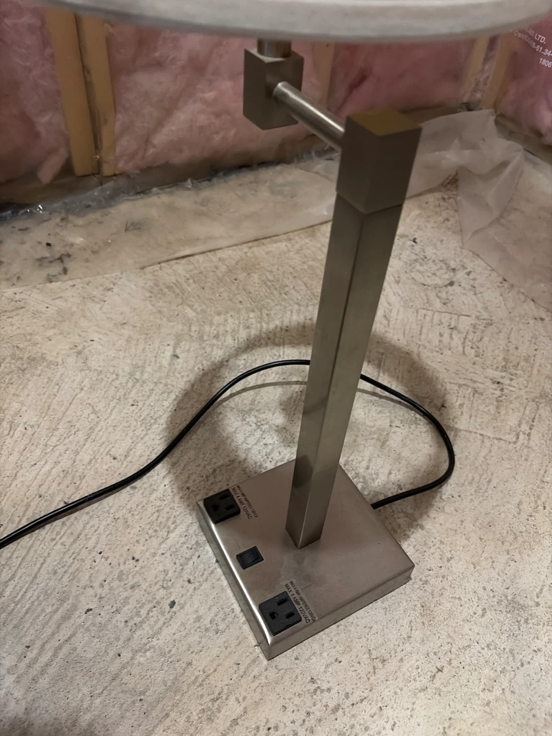 Desk Lamp with Built-in Outlets - photo 3