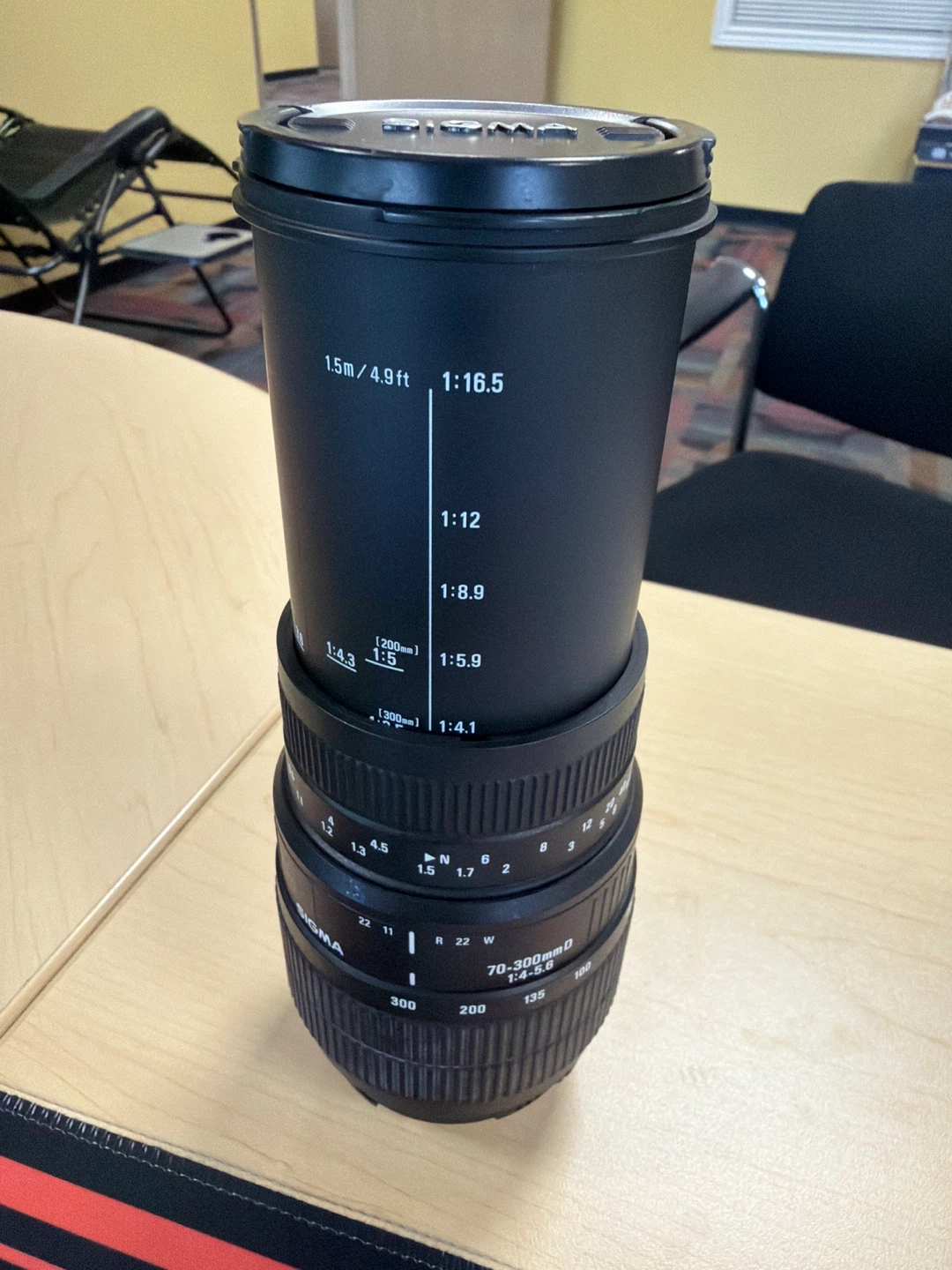 Sigma 70-300mm f/4-5.6 DL Macro Zoom Lens