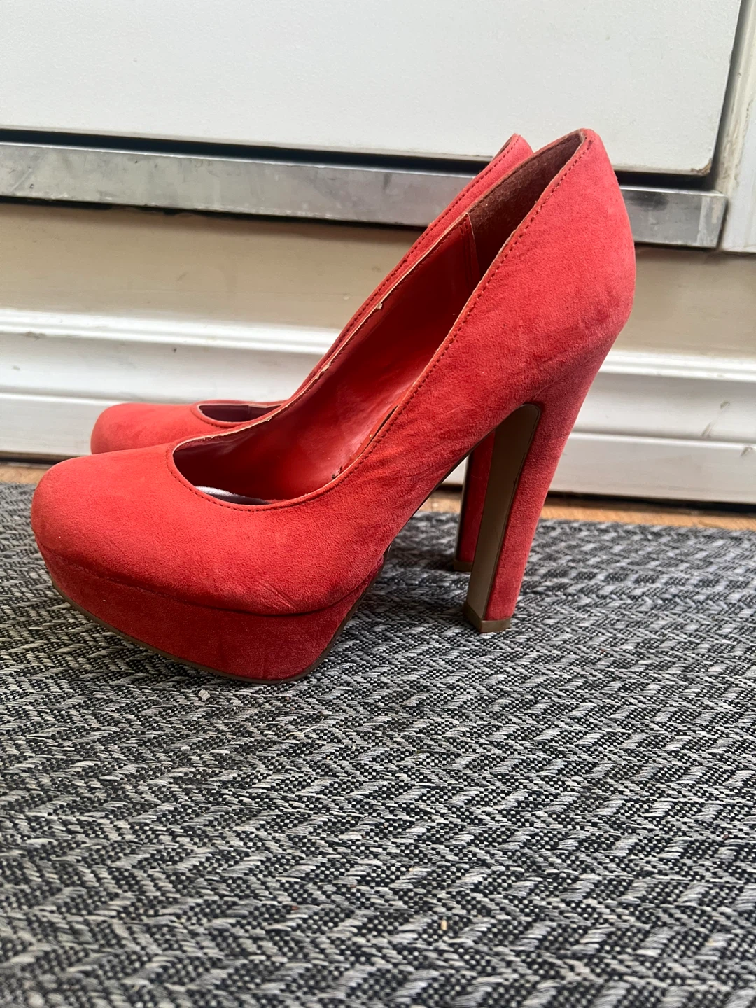 Red Suede Platform Heels - photo 2