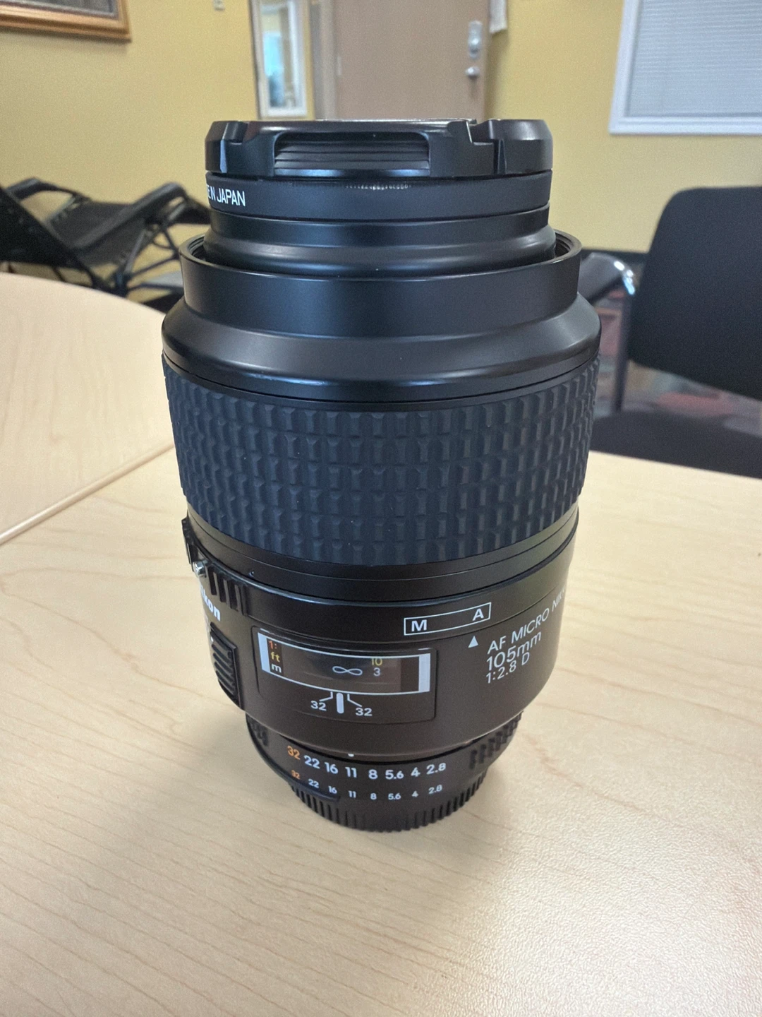 Nikon AF Micro Nikkor 105mm 1:2.8 D Lens