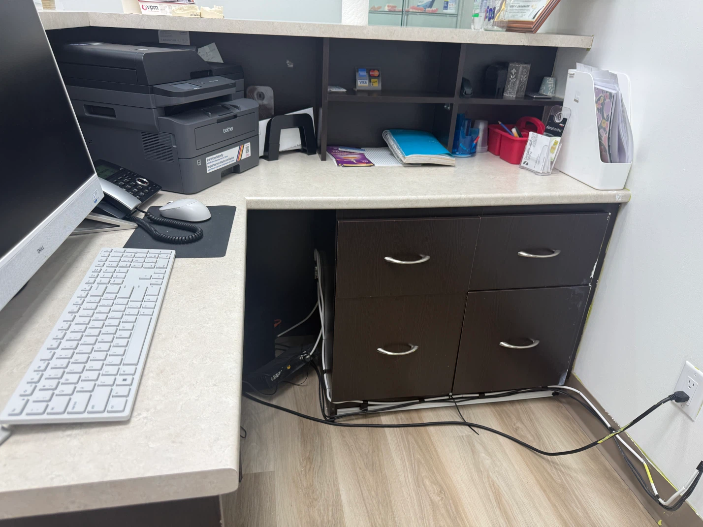 Reception desk - photo 3