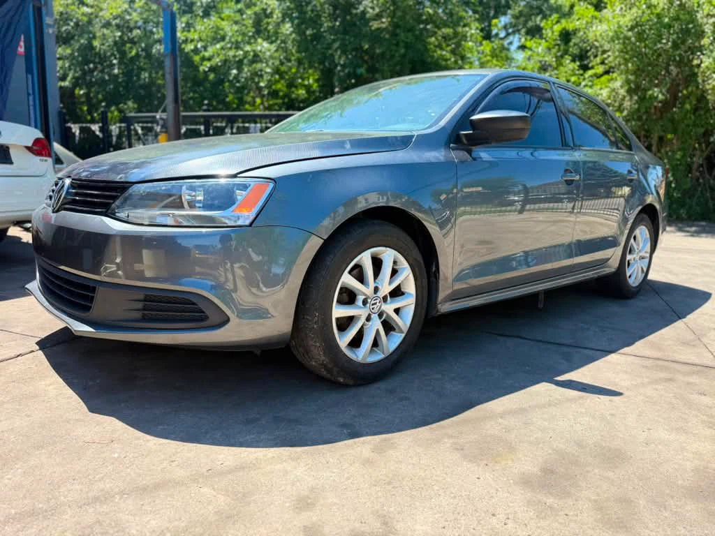 Gray Volkswagen Jetta Sedan