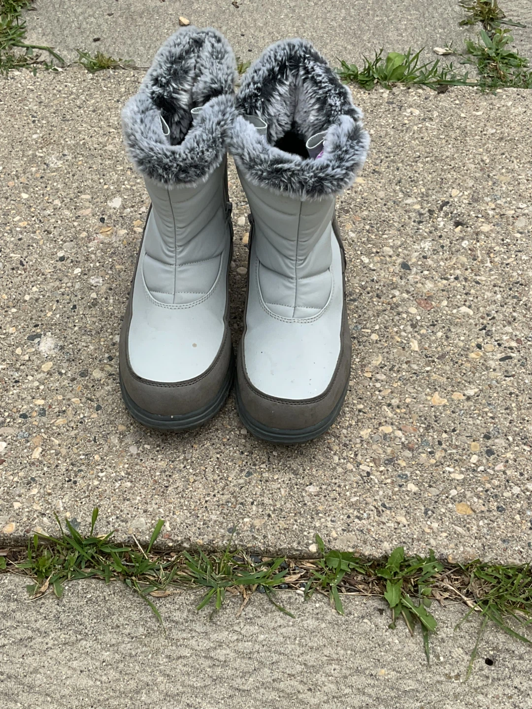 Wemen’s Winter Boots - Size 8.5 - photo 3