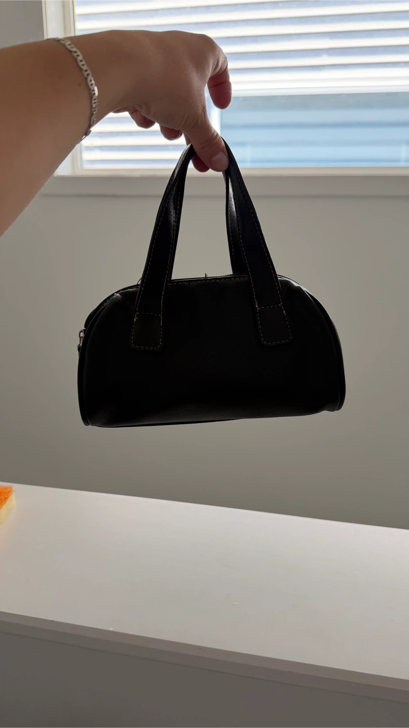 Tommy Hilfiger Black Handbag - photo 2