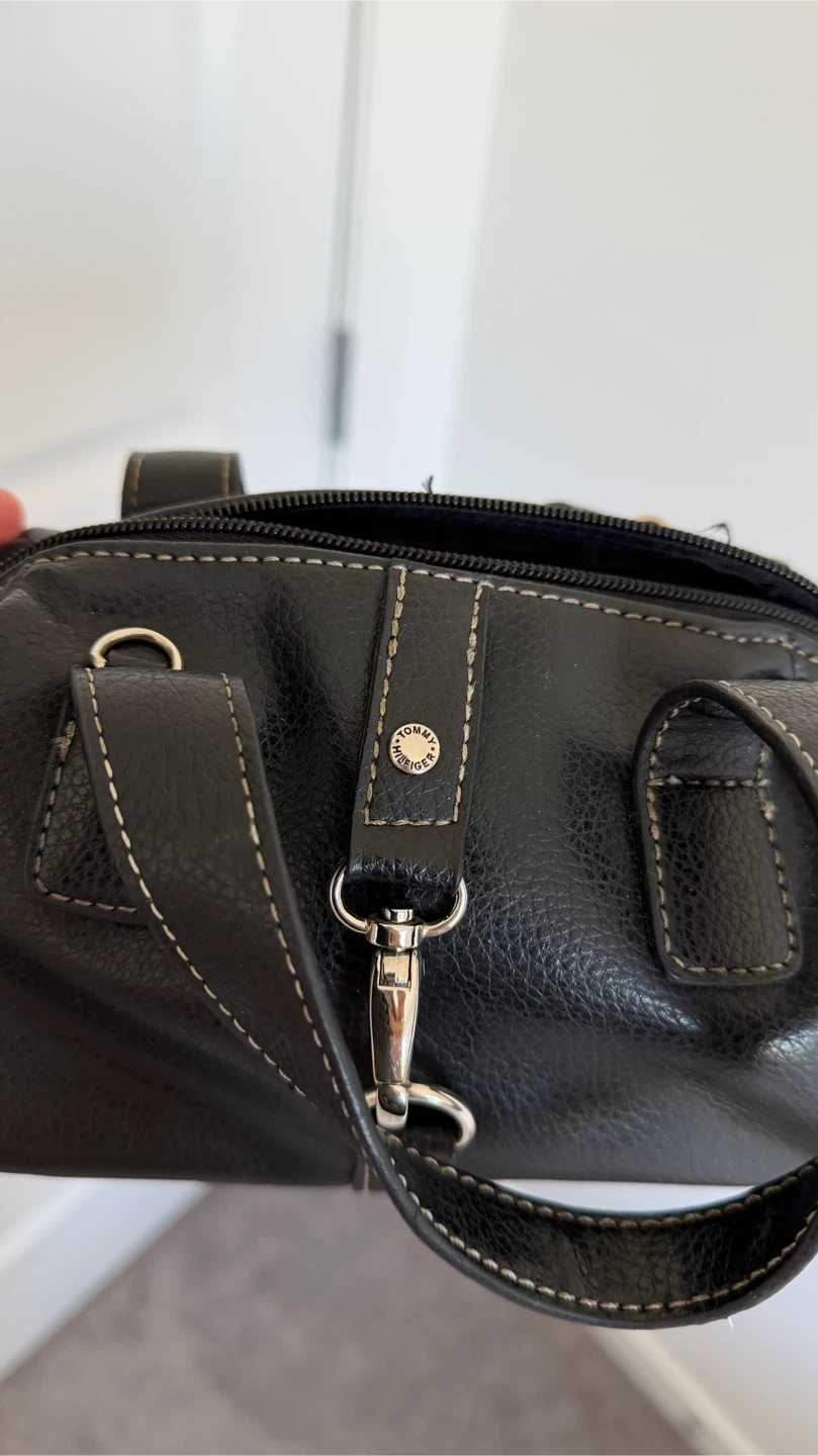 Tommy Hilfiger Black Handbag - photo 4