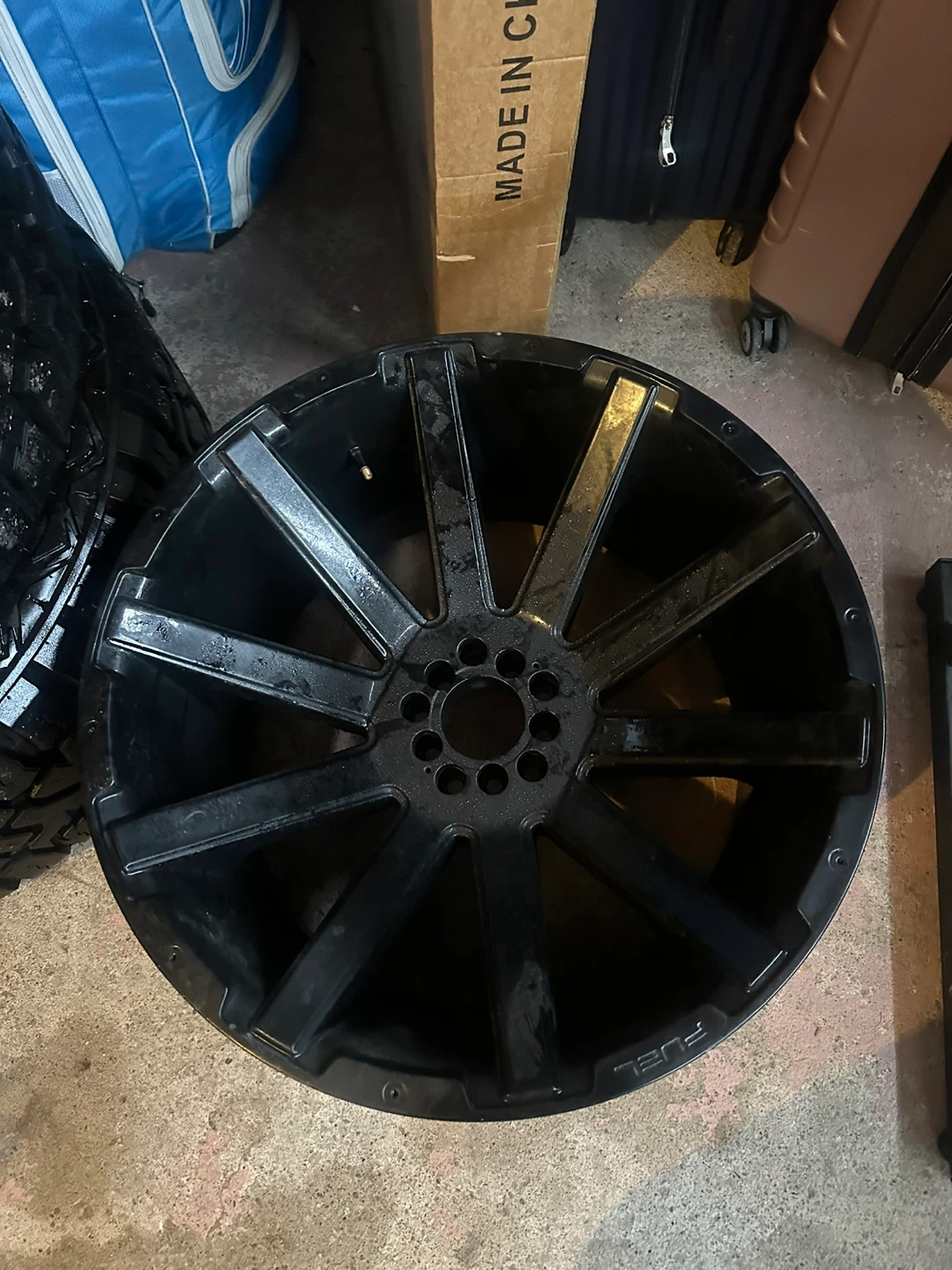 22" Fuel Wheels & 33" M+S Tires Set of 5 for Jeep JKU / JL - photo 3