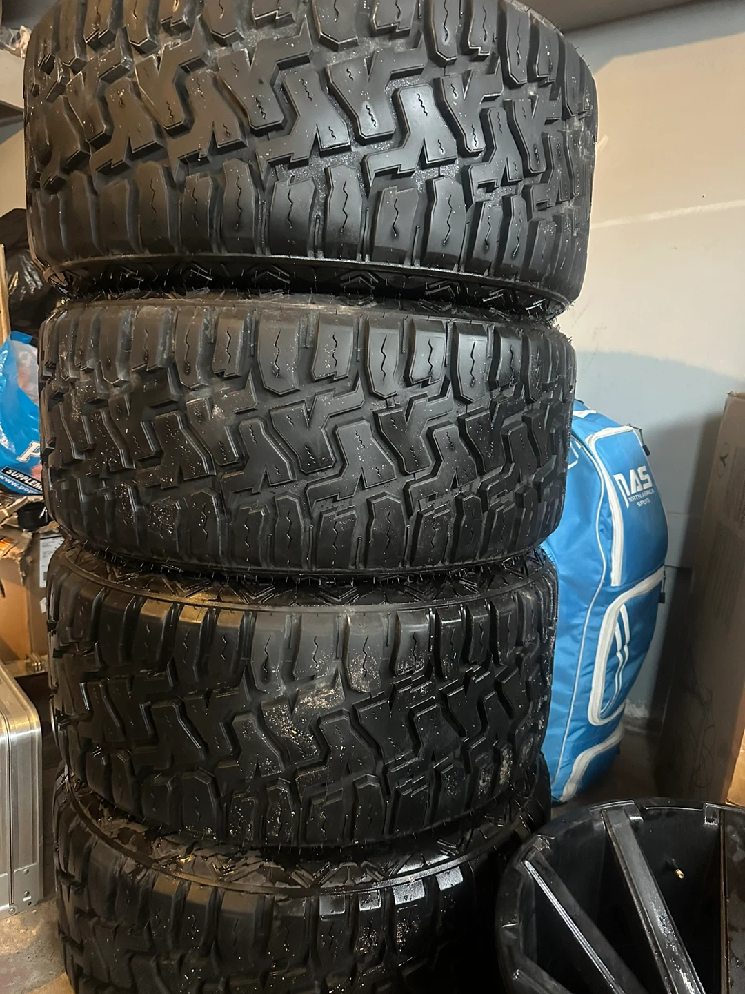 22" Fuel Wheels & 33" M+S Tires Set of 5 for Jeep JKU / JL - photo 4
