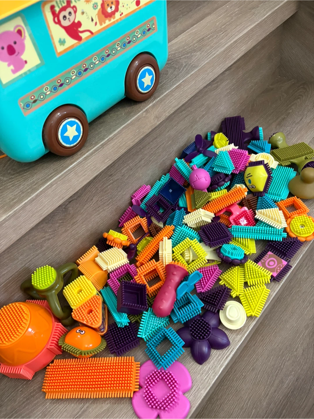 Bristle blocks lot with Storage Bus - photo 2