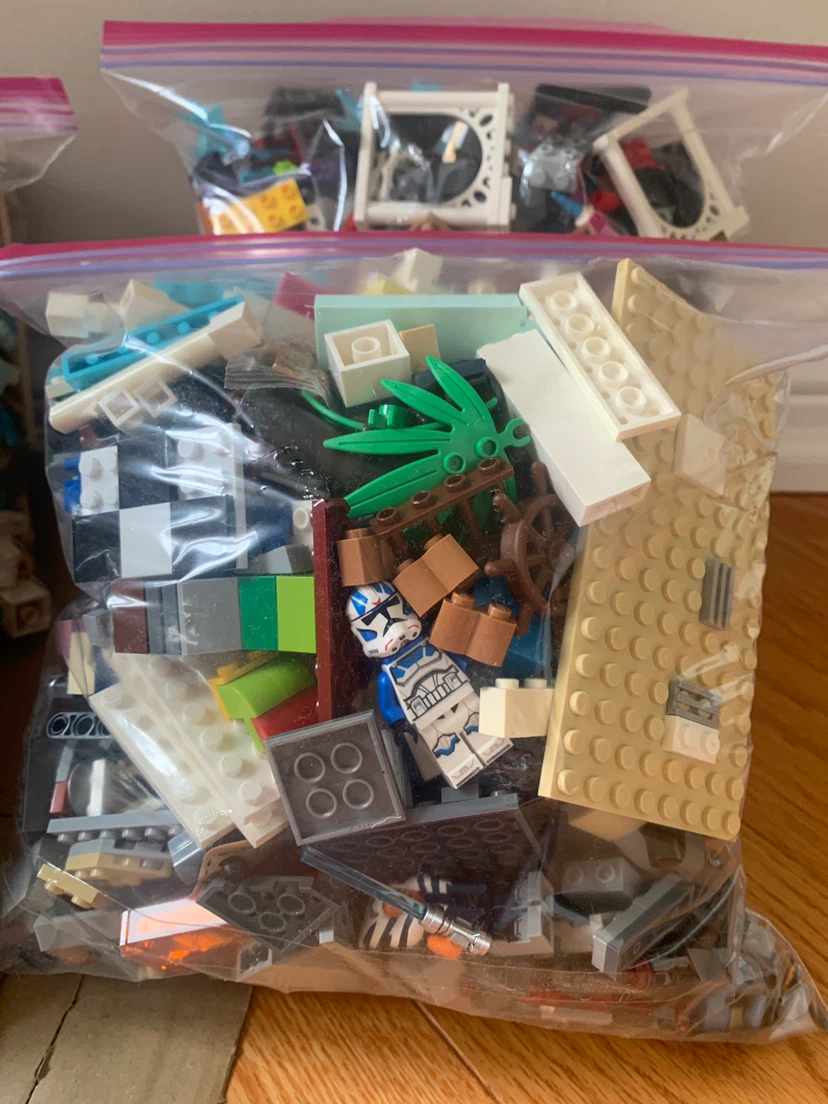 Bag of assorted LEGO bricks and pieces - photo 2