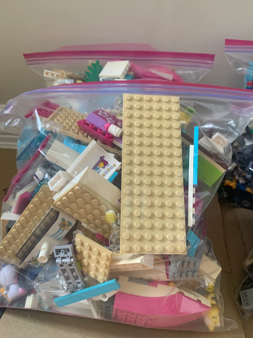 Bag of assorted LEGO bricks and pieces - photo 3