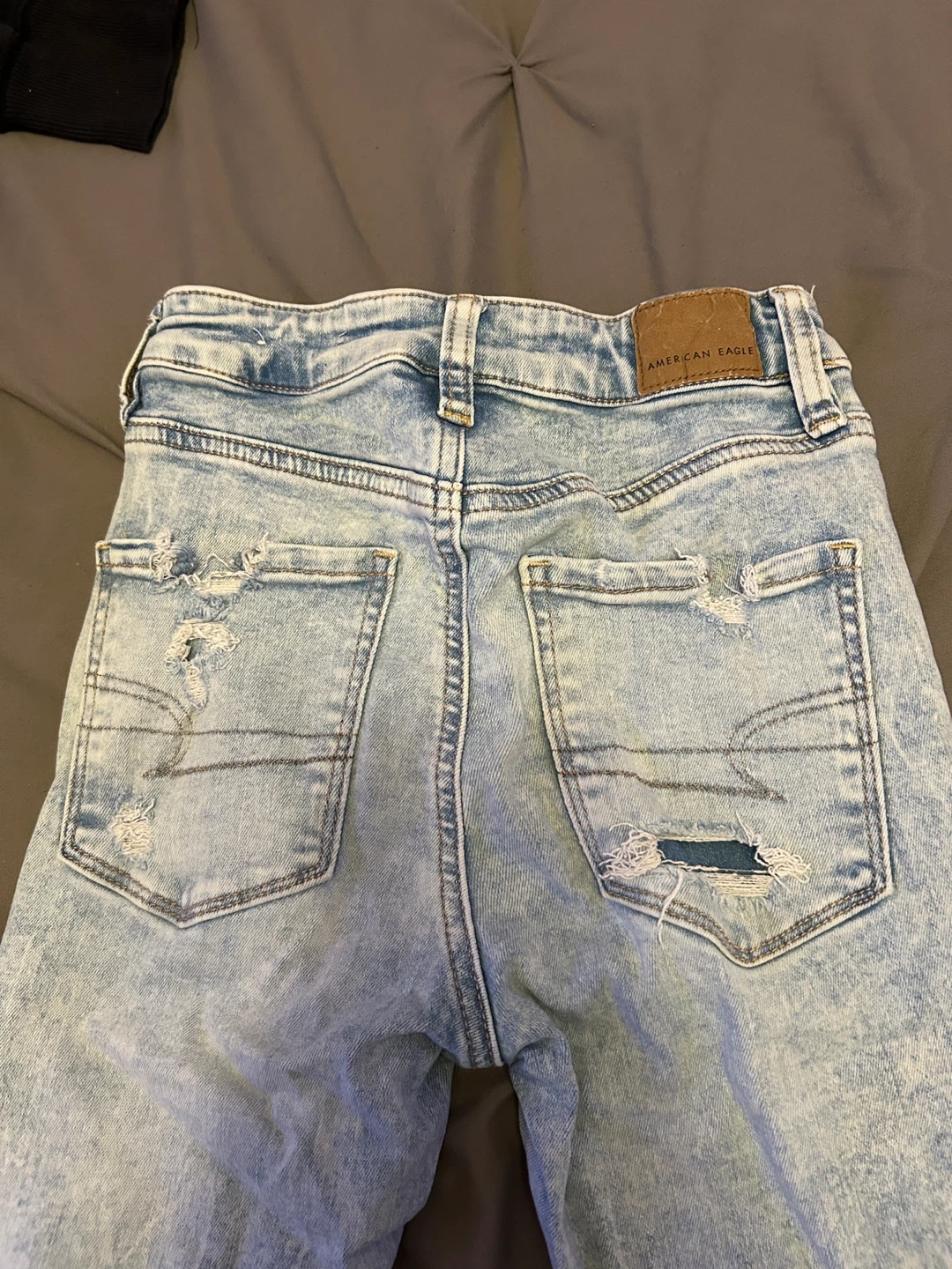 American Eagle Distressed Light Wash Jeans - photo 2