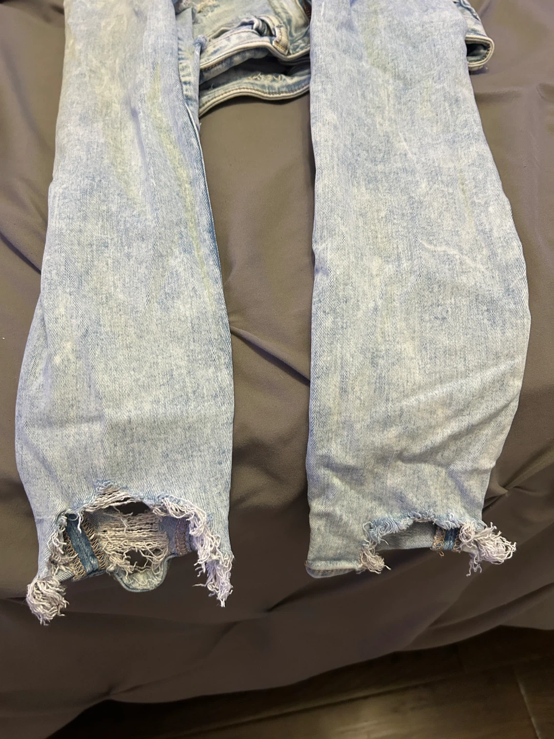 American Eagle Distressed Light Wash Jeans - photo 3