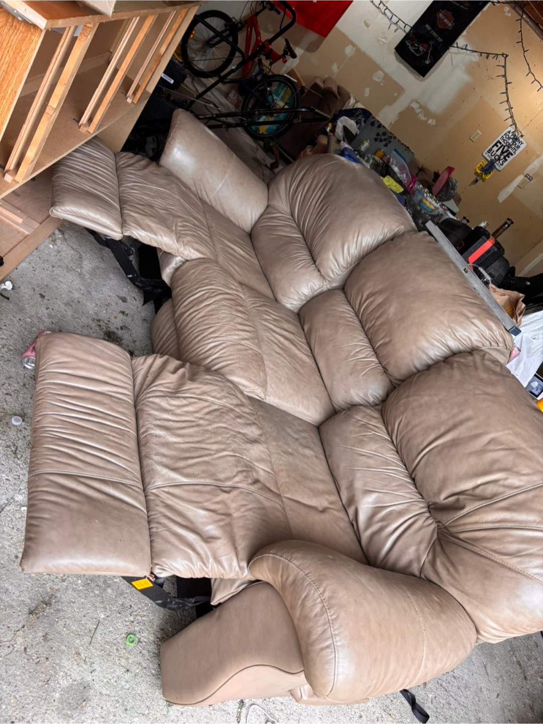 Reclining Leather couch - photo 2