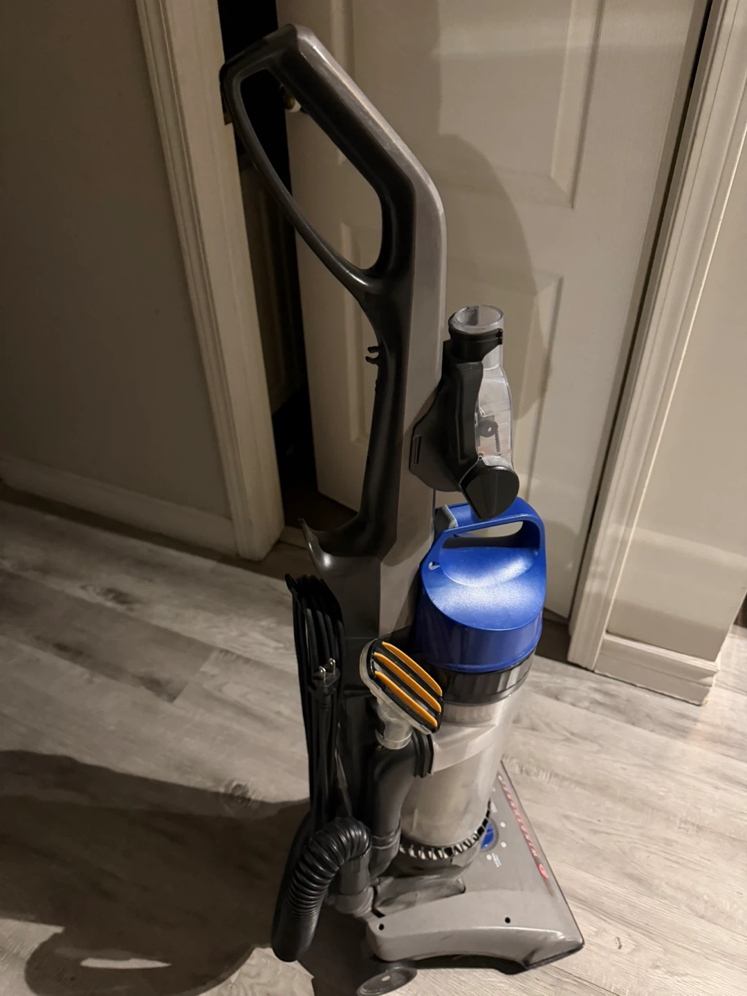 Hoover WindTunnel Upright Vacuum Cleaner - photo 3