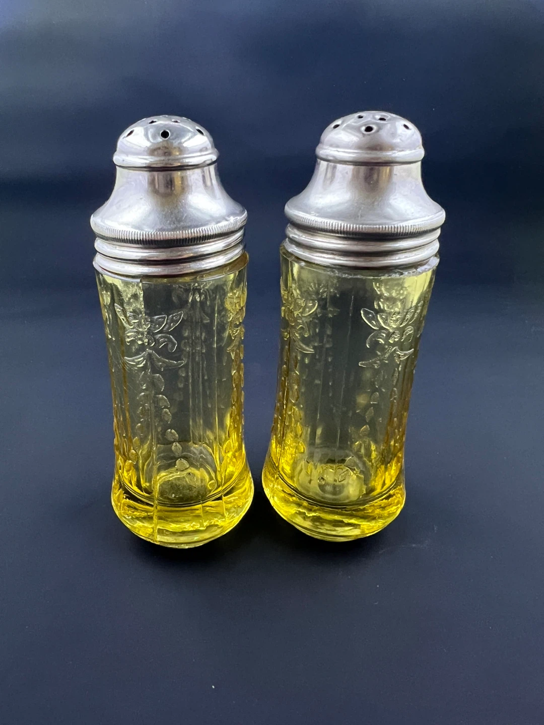 Vintage Federal Glass Shakers Set