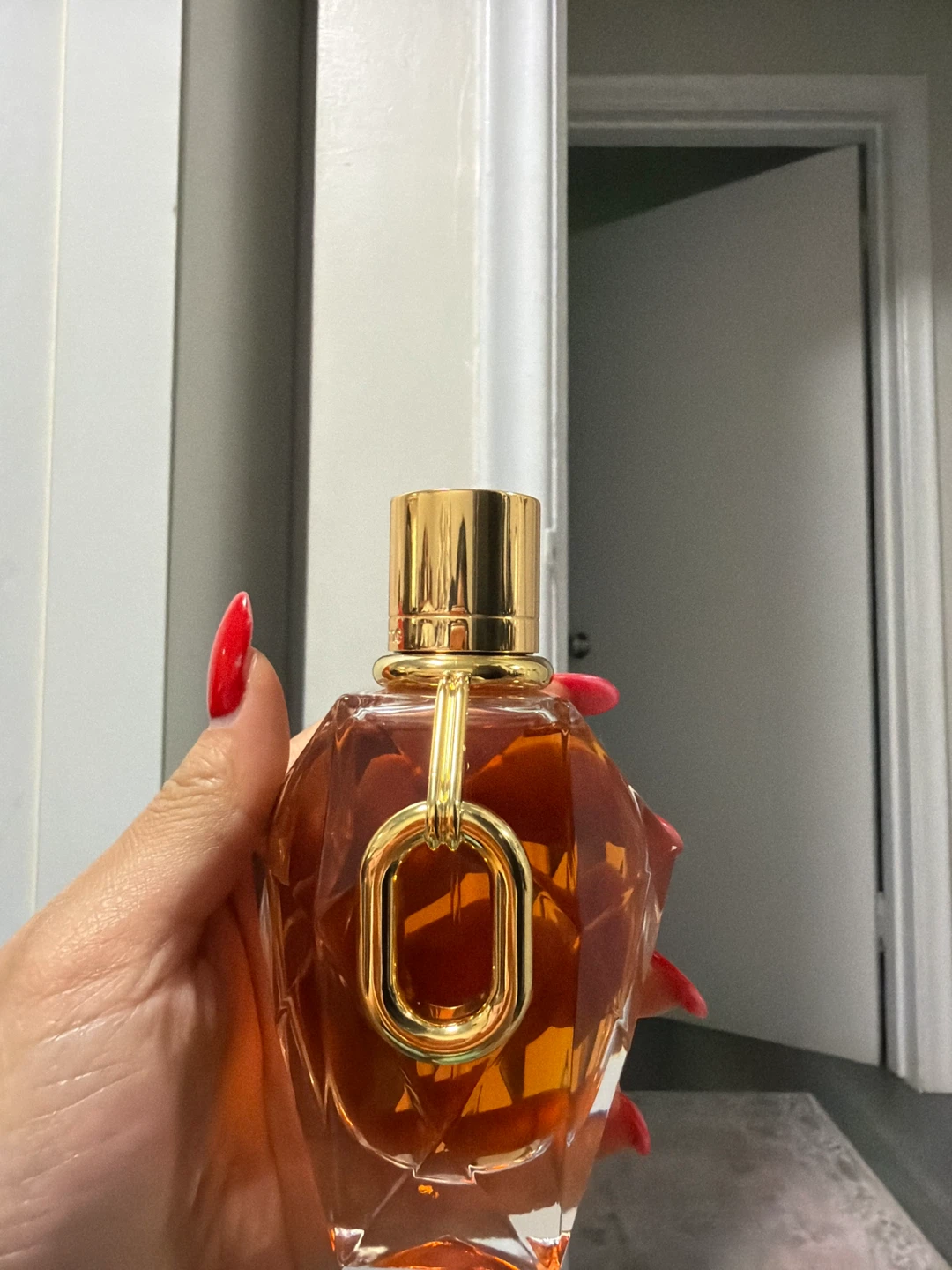 1 million gold for her 90 ML - photo 2