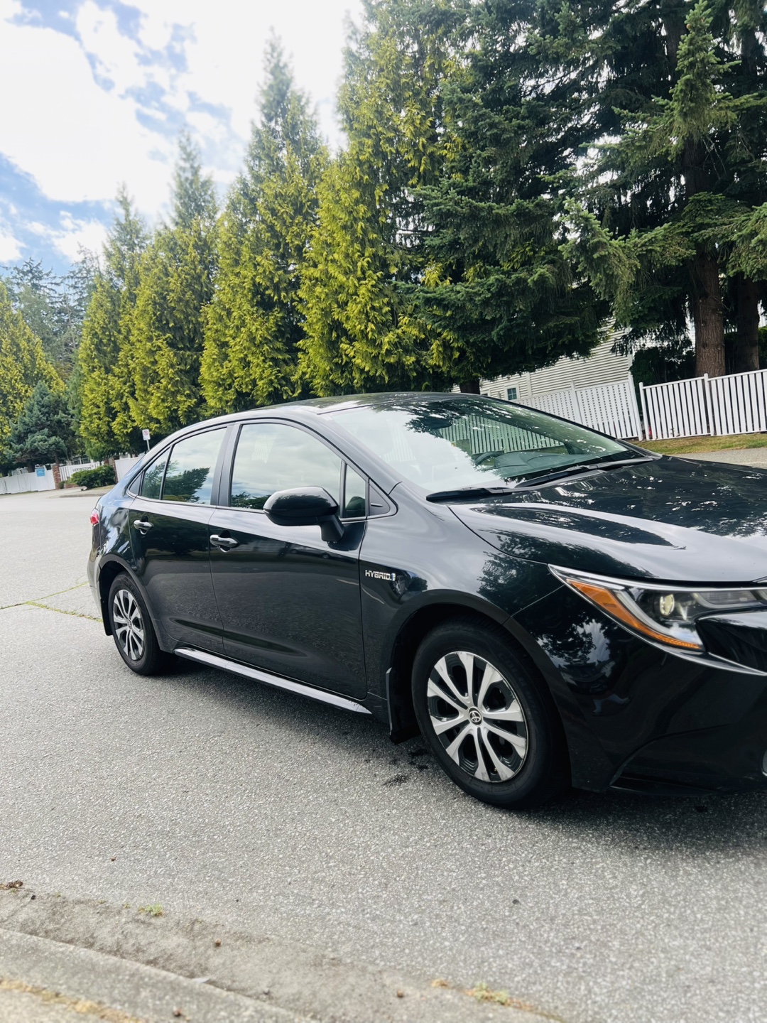 Black Toyota Corolla Hybrid Sedan - photo 4