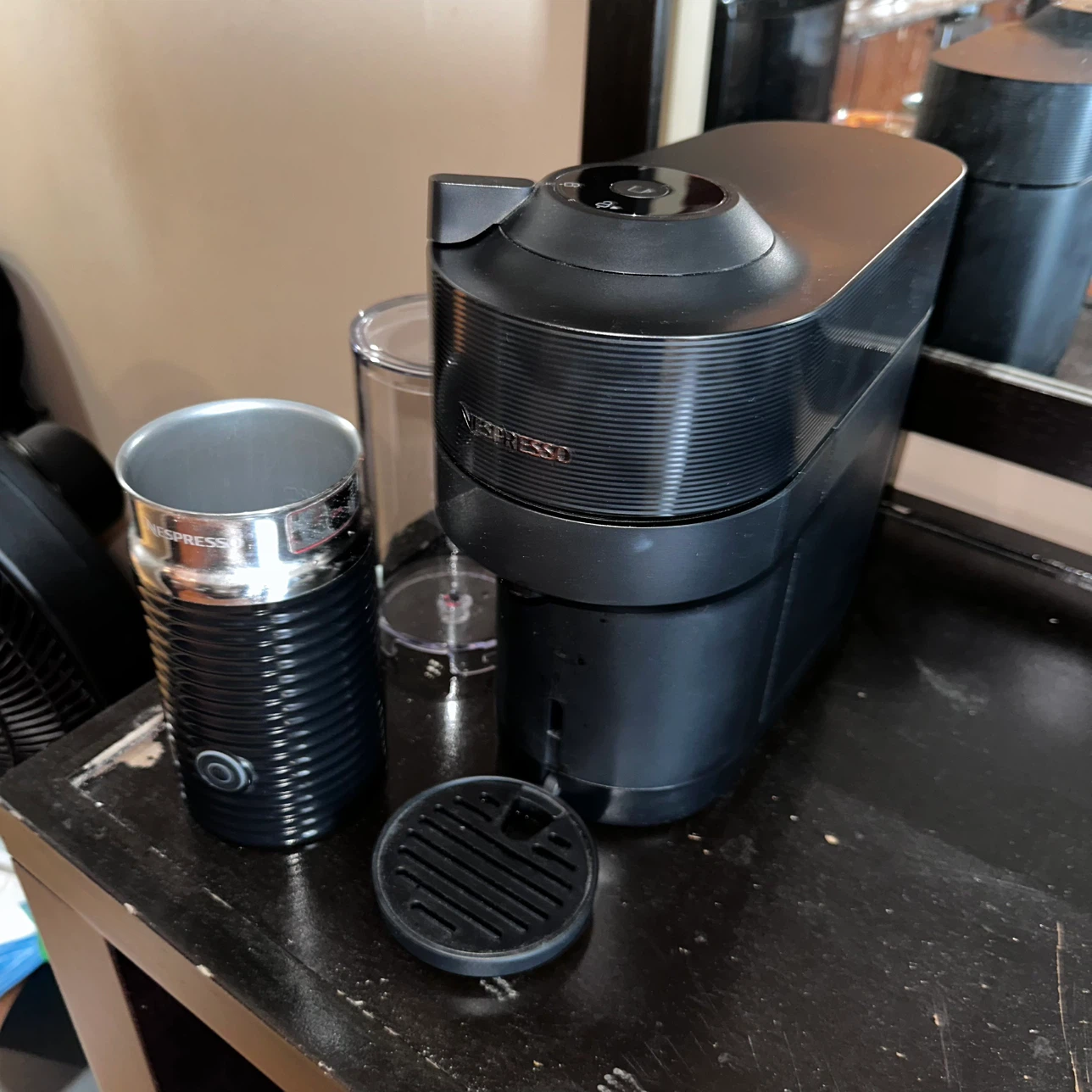 Nespresso Vertuo Plus Coffee Machine with Aeroccino Milk Frother - photo 5