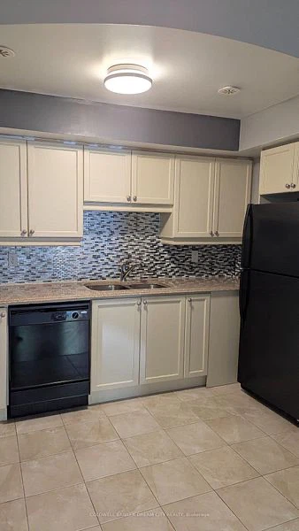 Townhouse for rent -Scarborough - photo 5