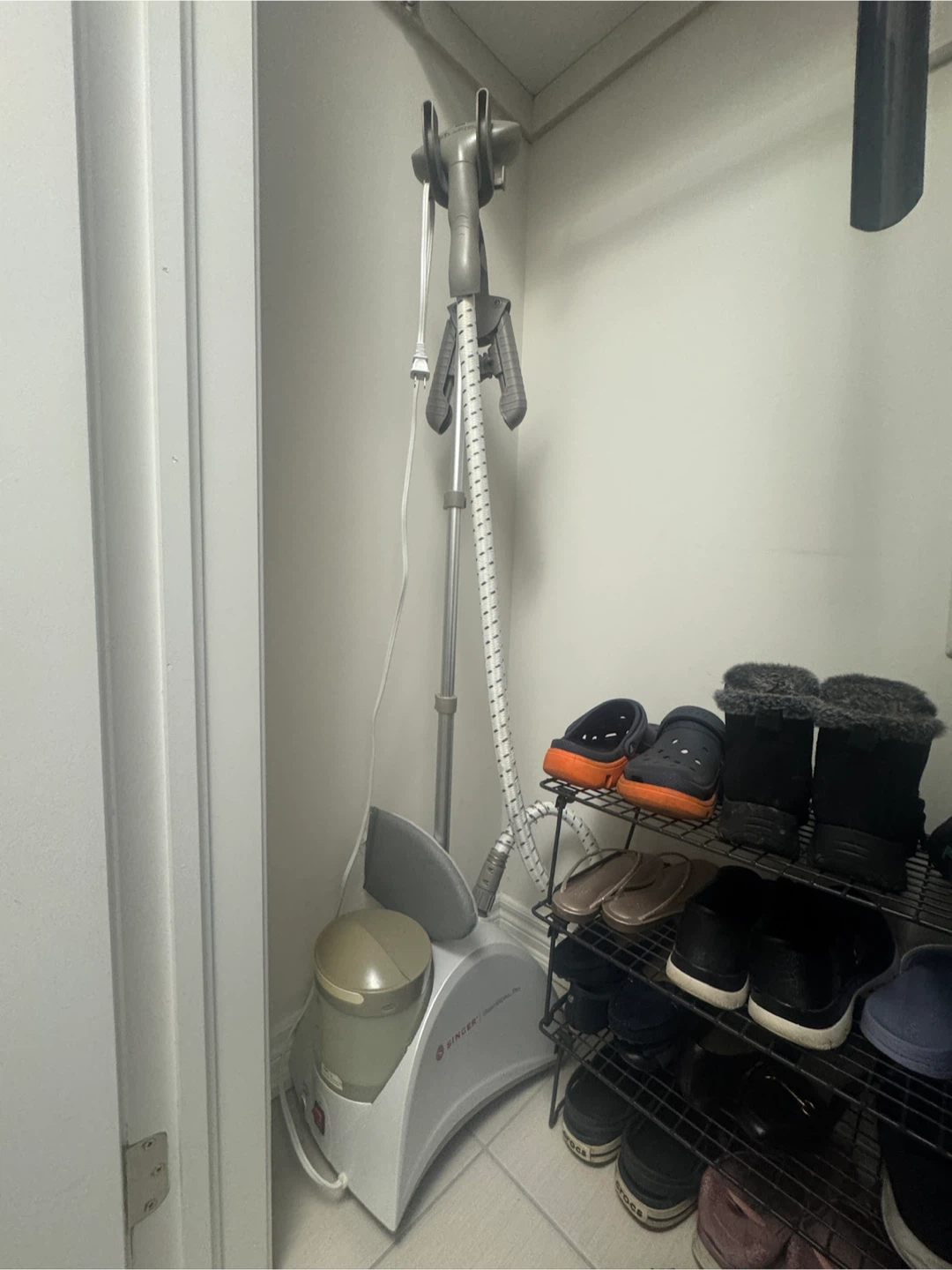 Singer SteamWorks Pro Garment Steamer - photo 3