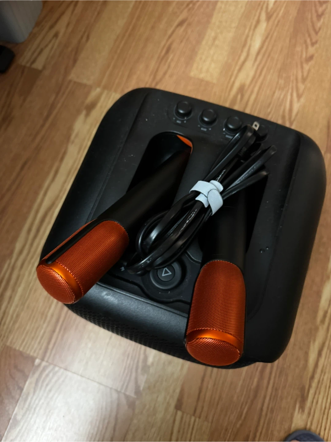 JBL Portable Speaker(Karaoke)with 2 Microphones - photo 2