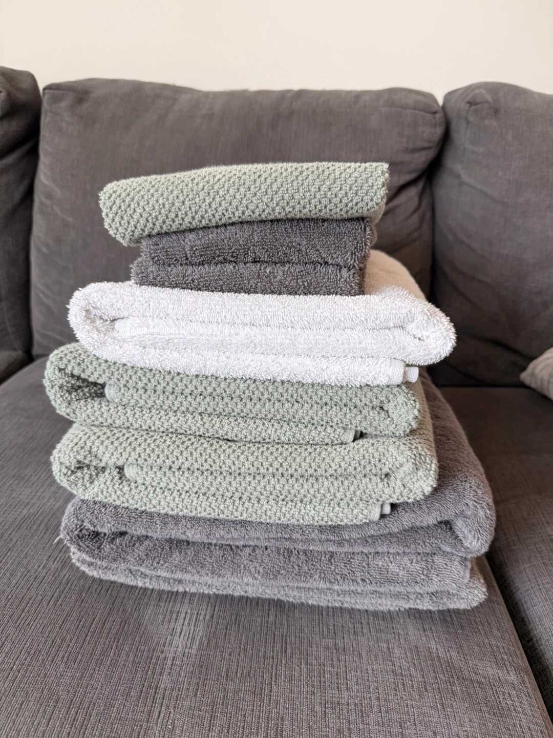 Free - Bath Towels and hand towels