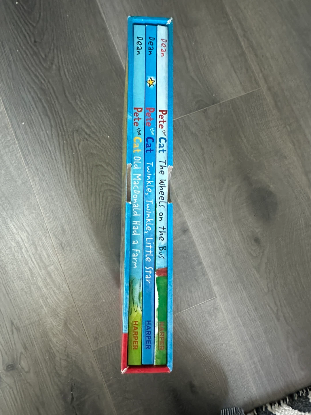 Pete the Cat's Sing-Along Story Collection Box Set - photo 2