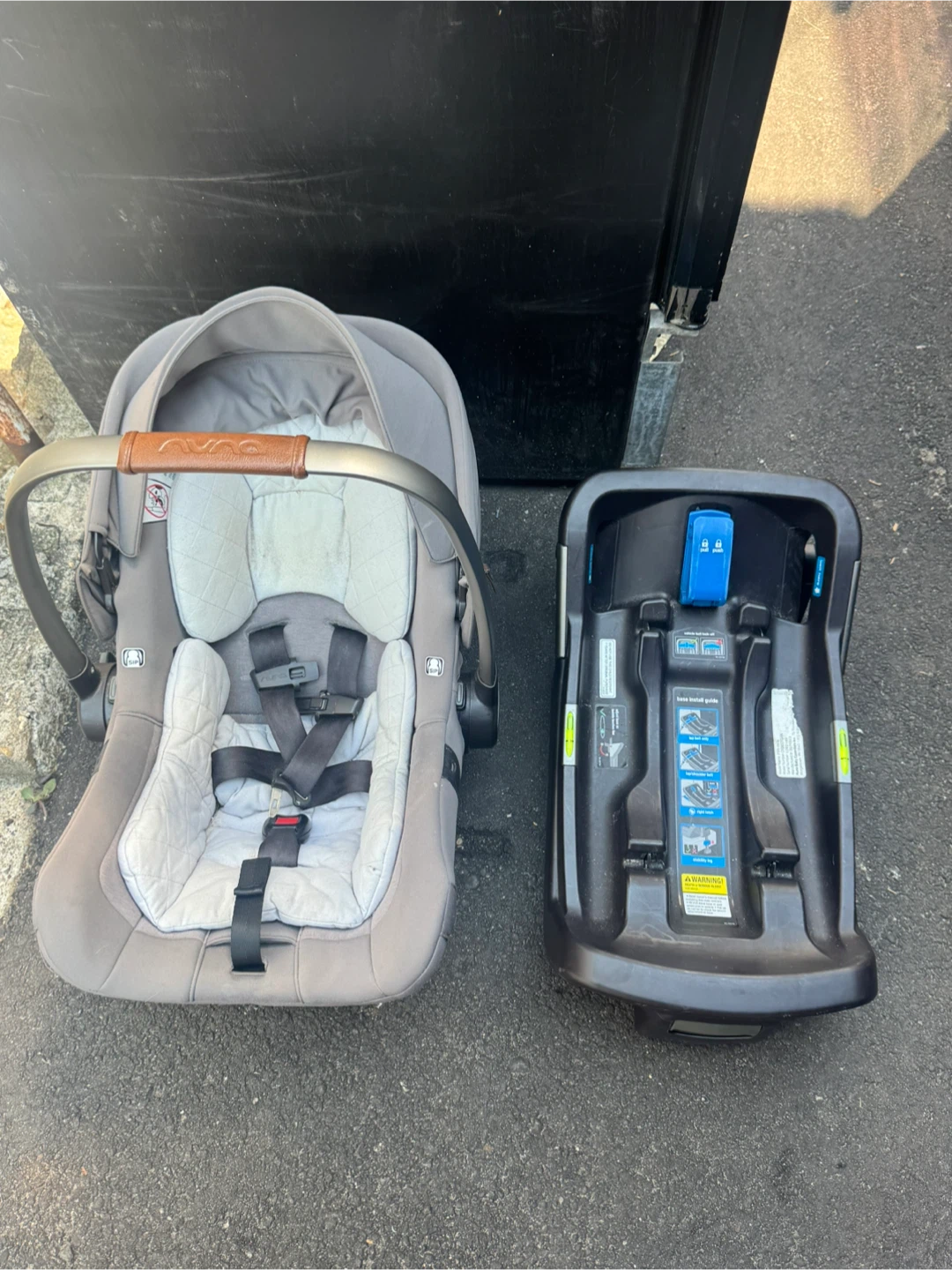 Nuna PIPA lite lx Infant Car Seat and Base