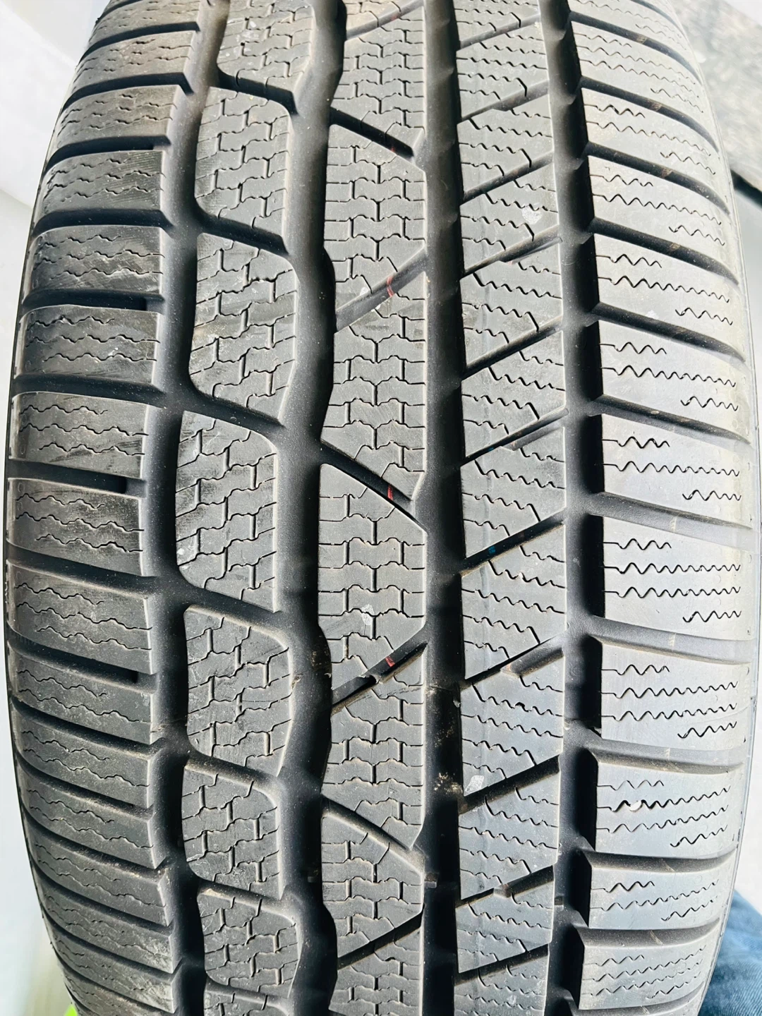 Continental ContiWinterContact Tire 235/45 R19 - photo 5
