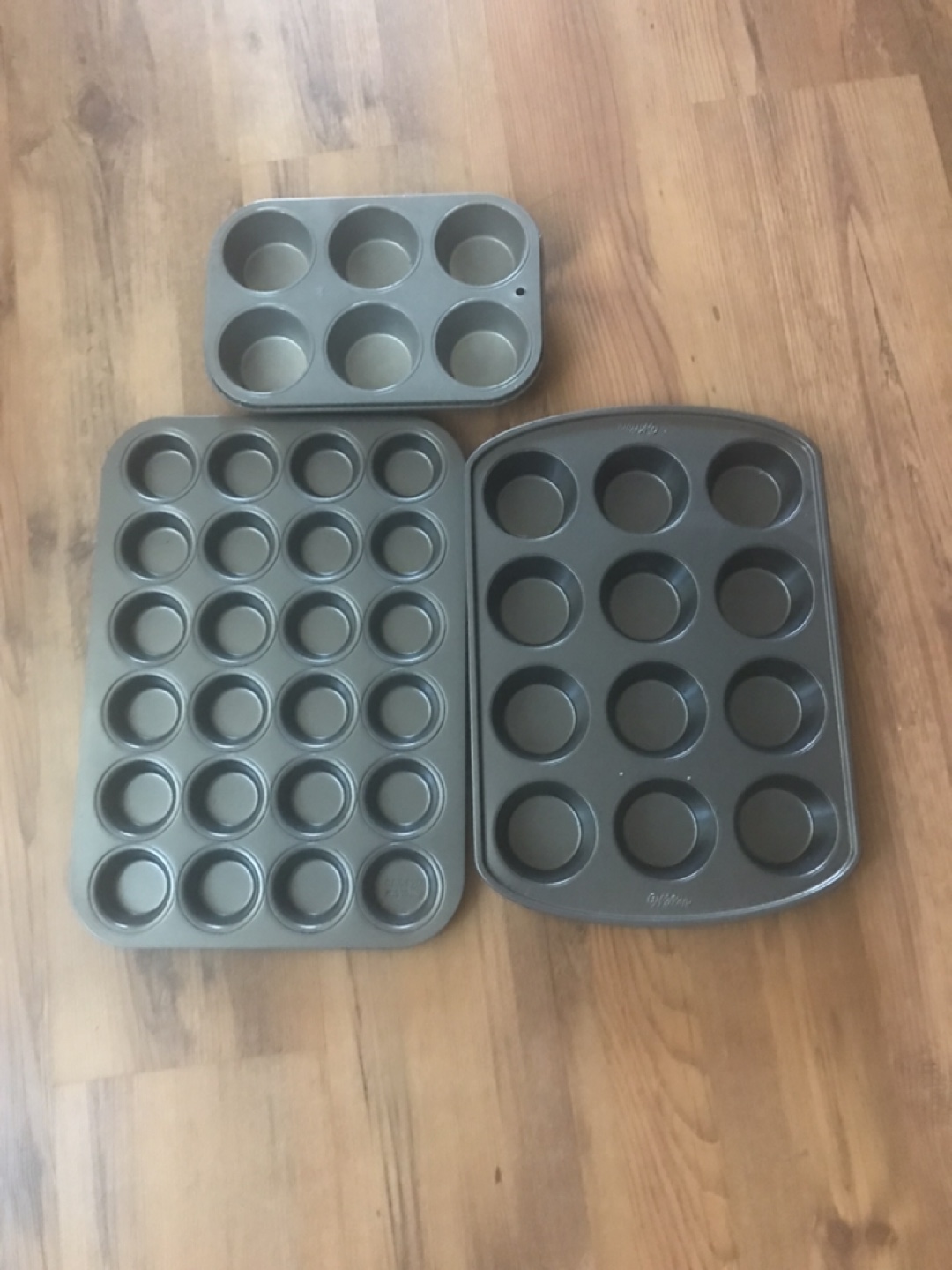 3 Muffin & Cupcake Baking Pans