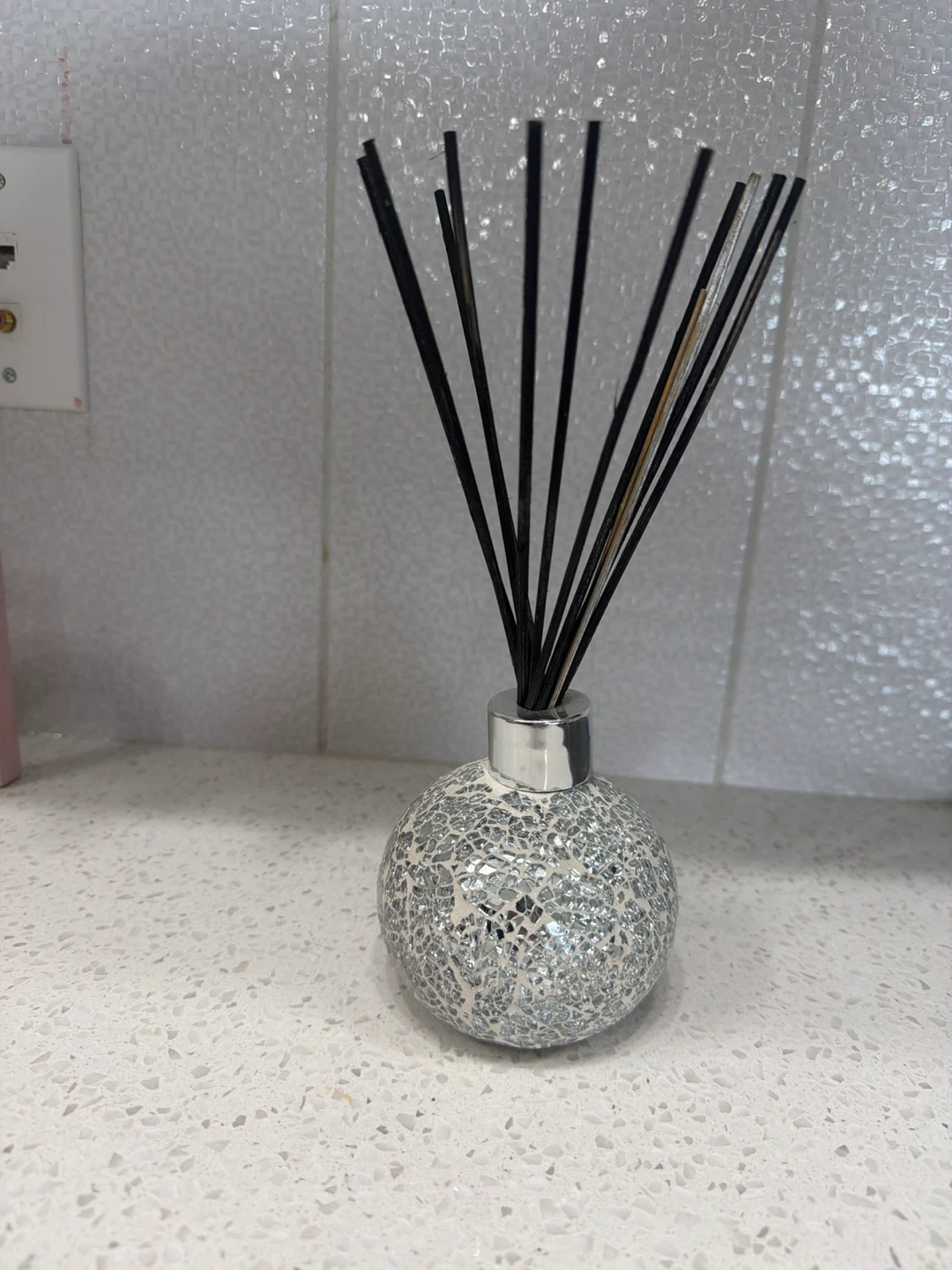 Sparkly Diffuser Bottle with Reeds - photo 2