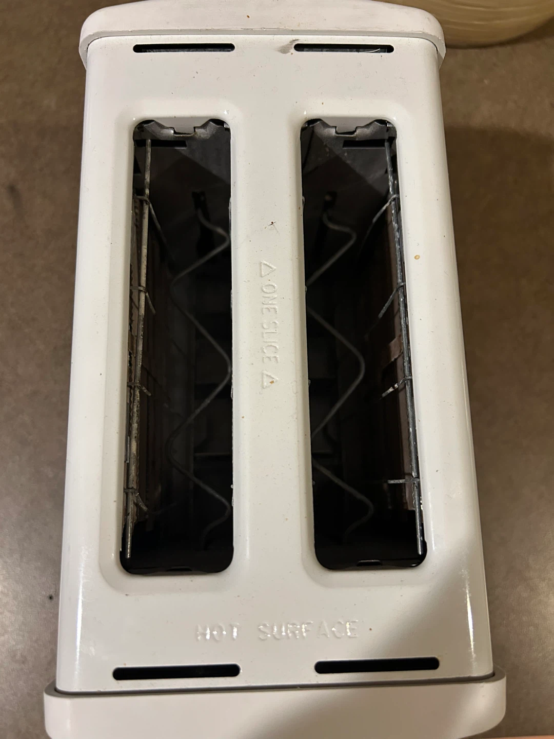 KitchenWorks 2-Slice Toaster - photo 3