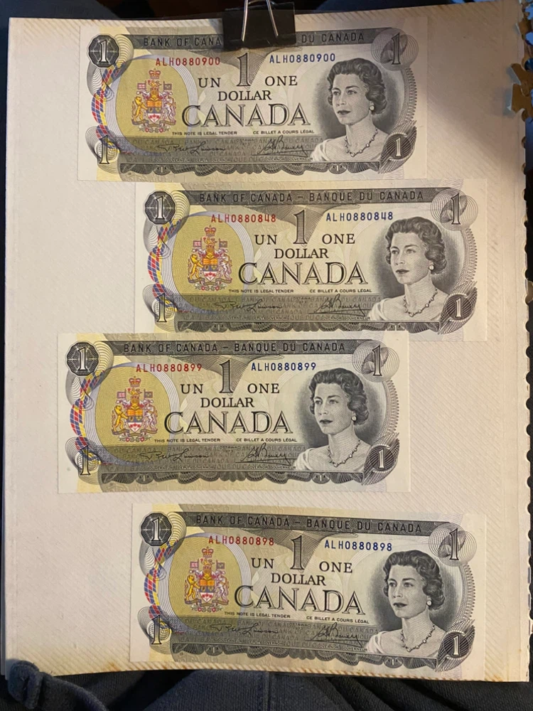 18 @ 1967-1973 Canadian One Dollar Banknotes