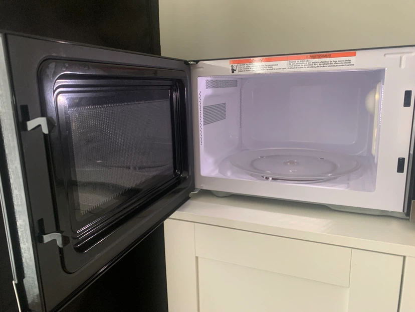 Toshiba Microwave Oven - photo 2