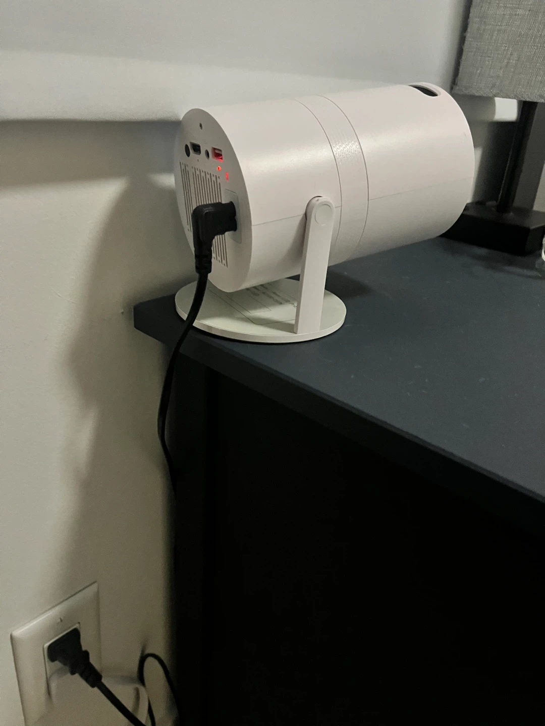 HY300 White Portable Mini Projector with Remote - photo 3