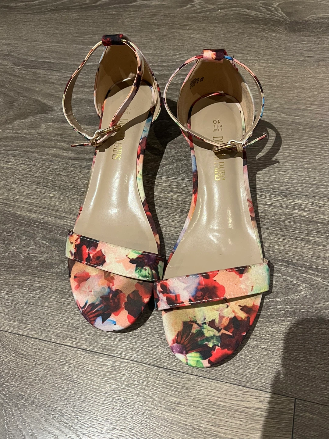 Sandals, wedged shoe