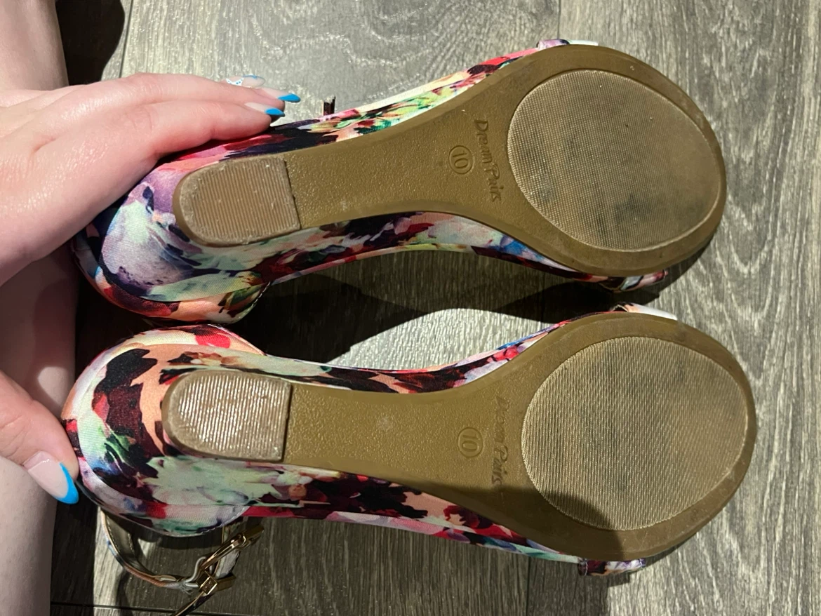 Sandals, wedged shoe - photo 3