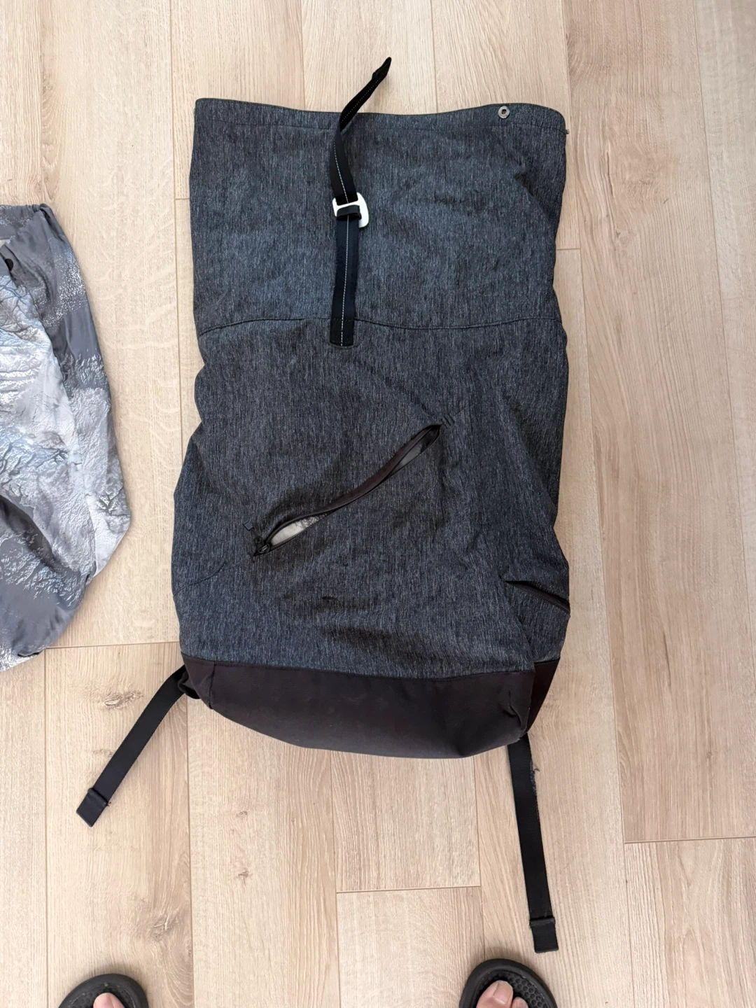 Lululemon Grey Backpack with Drawstring Bag - photo 2