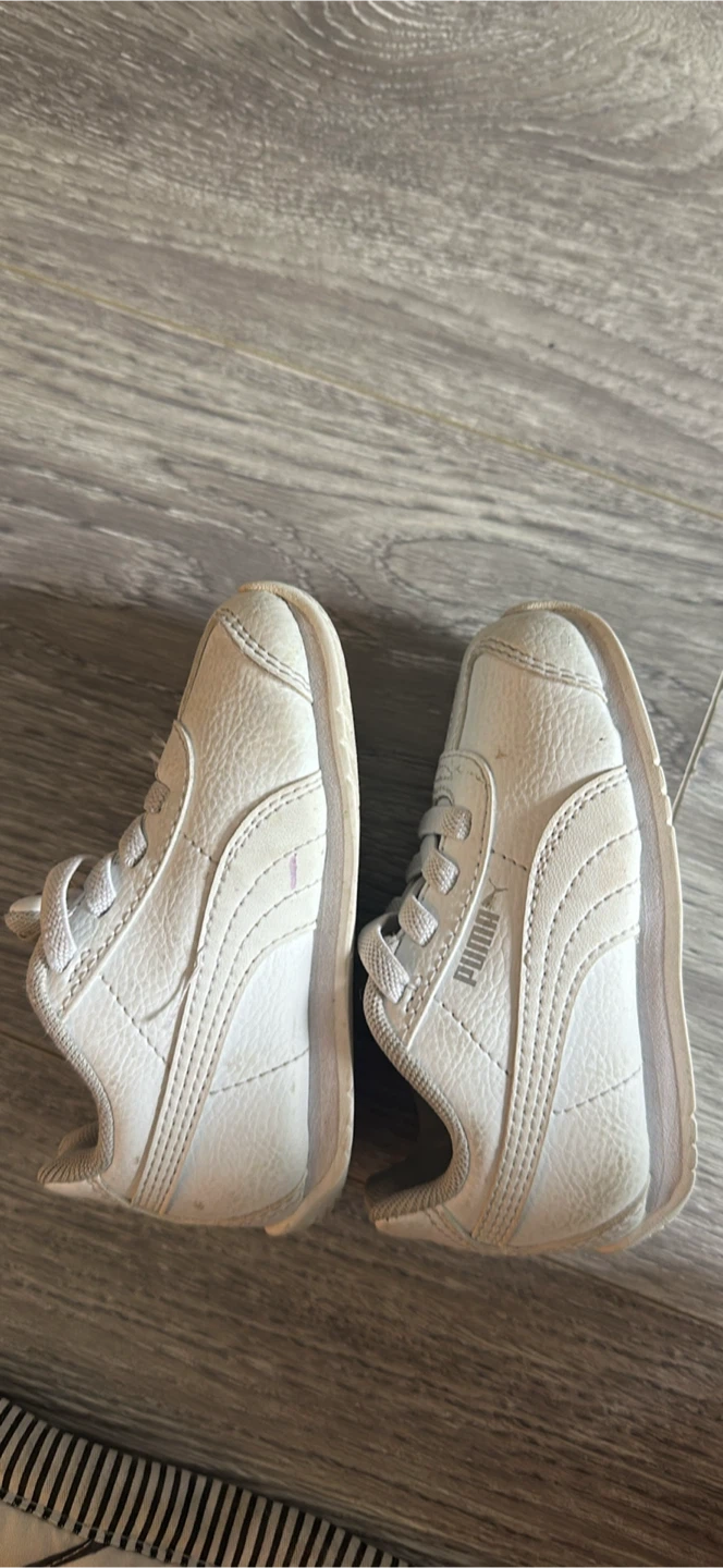 White Puma Baby Sneakers Size 5K - photo 2