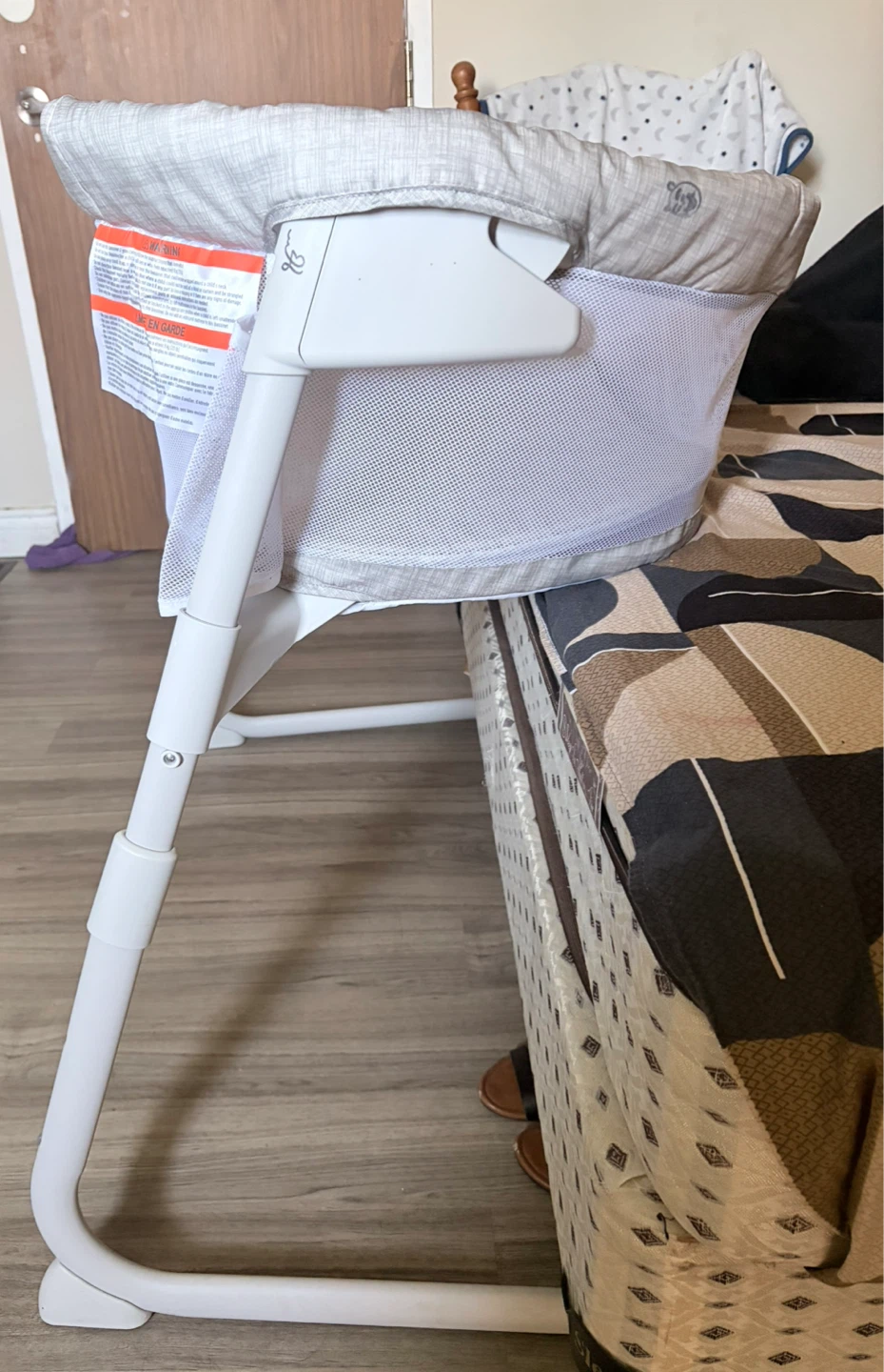 Like new HALO BABY Bassinet- BARELY USED!